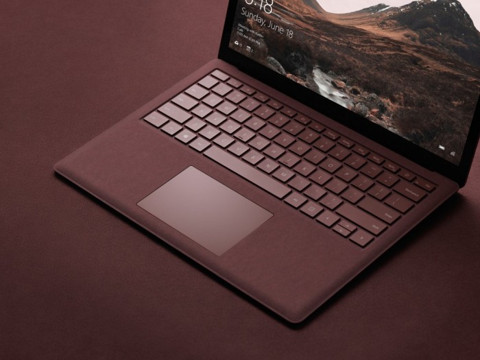 Le clavier du laptop Surface est façonné en tissu Alcantra de Chine
